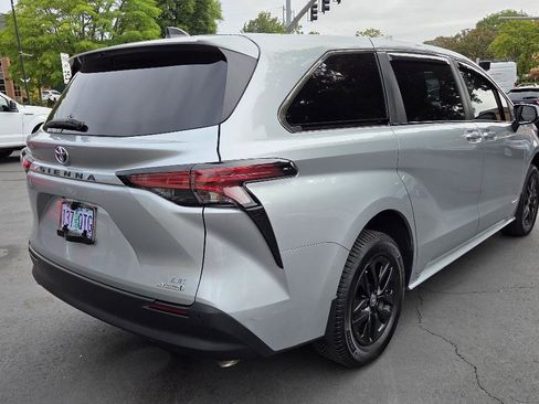 Used 2021 Toyota Sienna LE FWD image 8