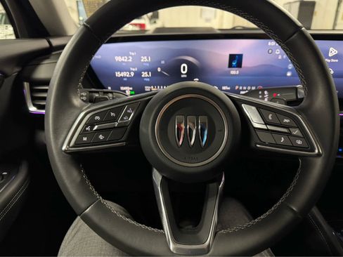 Certified 2025 Buick Envision Preferred image 19