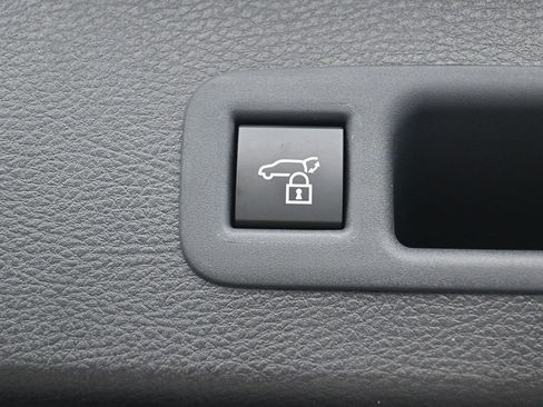 Certified 2026 Toyota Sienna XSE image 34