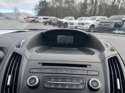 Used 2018 Ford Escape SE image 21