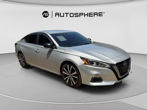Used 2020 Nissan Altima 2.5 SR FWD image 11