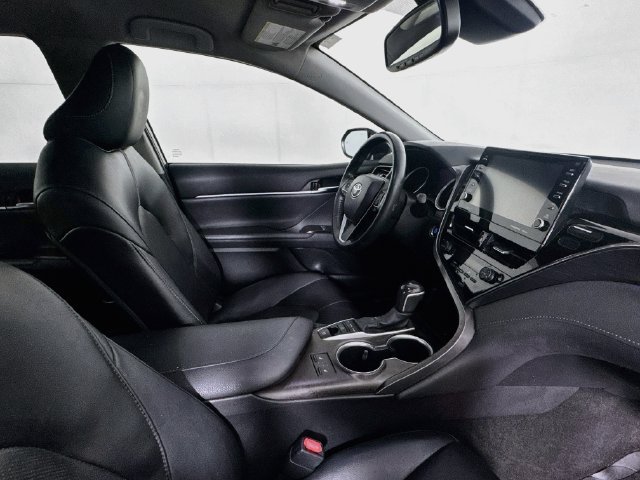 Used 2022 Toyota Camry XLE FWD image 26
