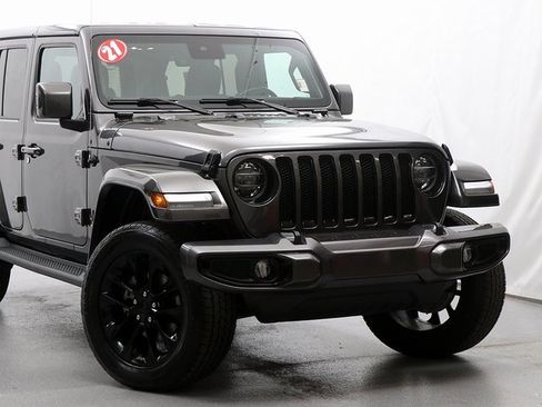 Used 2021 Jeep Wrangler Unlimited Sahara image 2