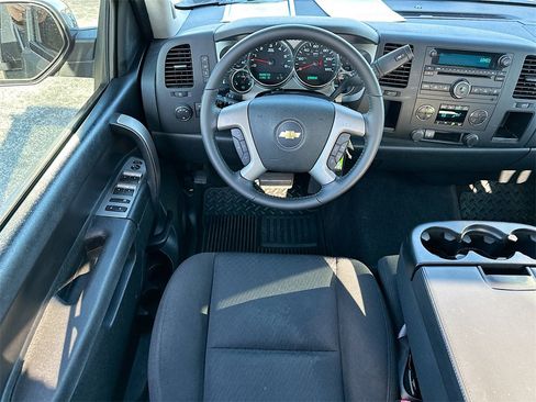 Used 2013 Chevrolet Silverado 1500 LT image 19