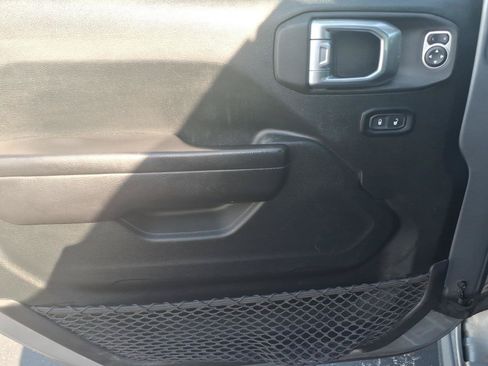 Used 2021 Jeep Gladiator Mojave AWD/4WD image 16