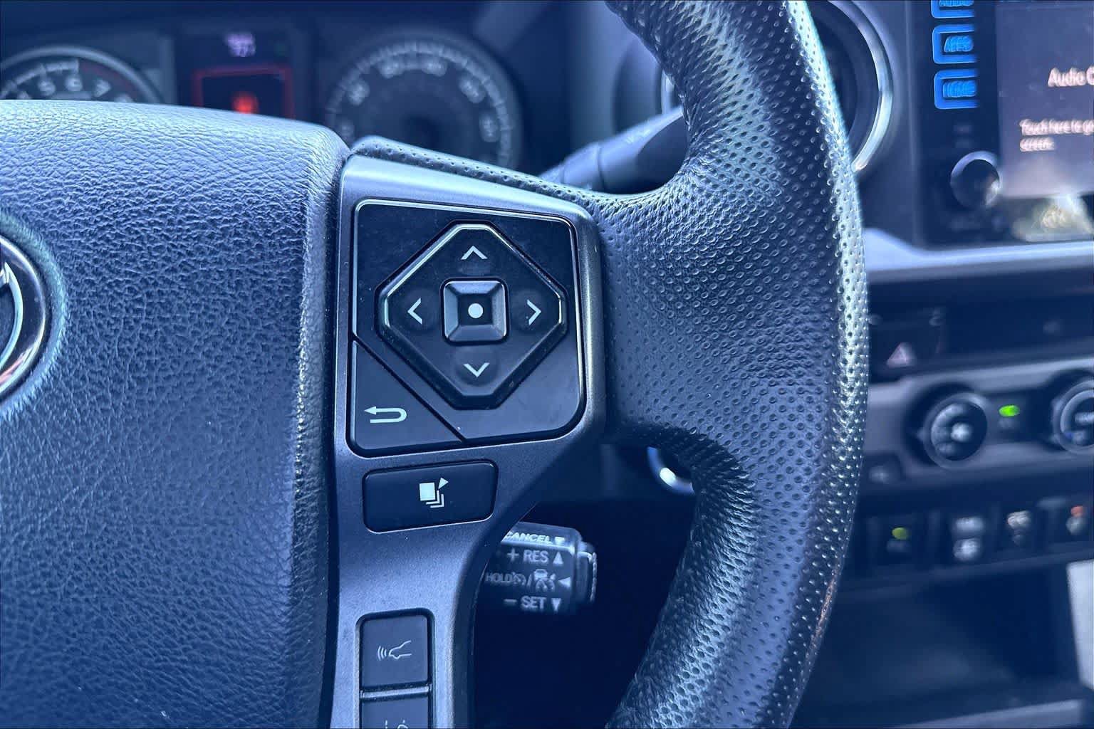 Used 2018 Toyota Tacoma TRD Sport w/ Technology Package RWD image 24