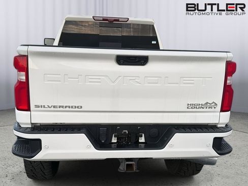 Used 2022 Chevrolet Silverado 2500 High Country AWD/4WD image 9