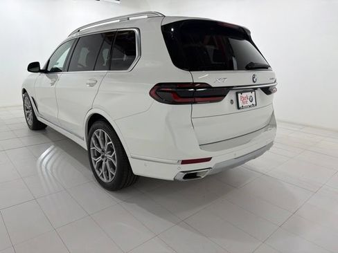 Used 2026 BMW X7 xDrive40i AWD/4WD image 3