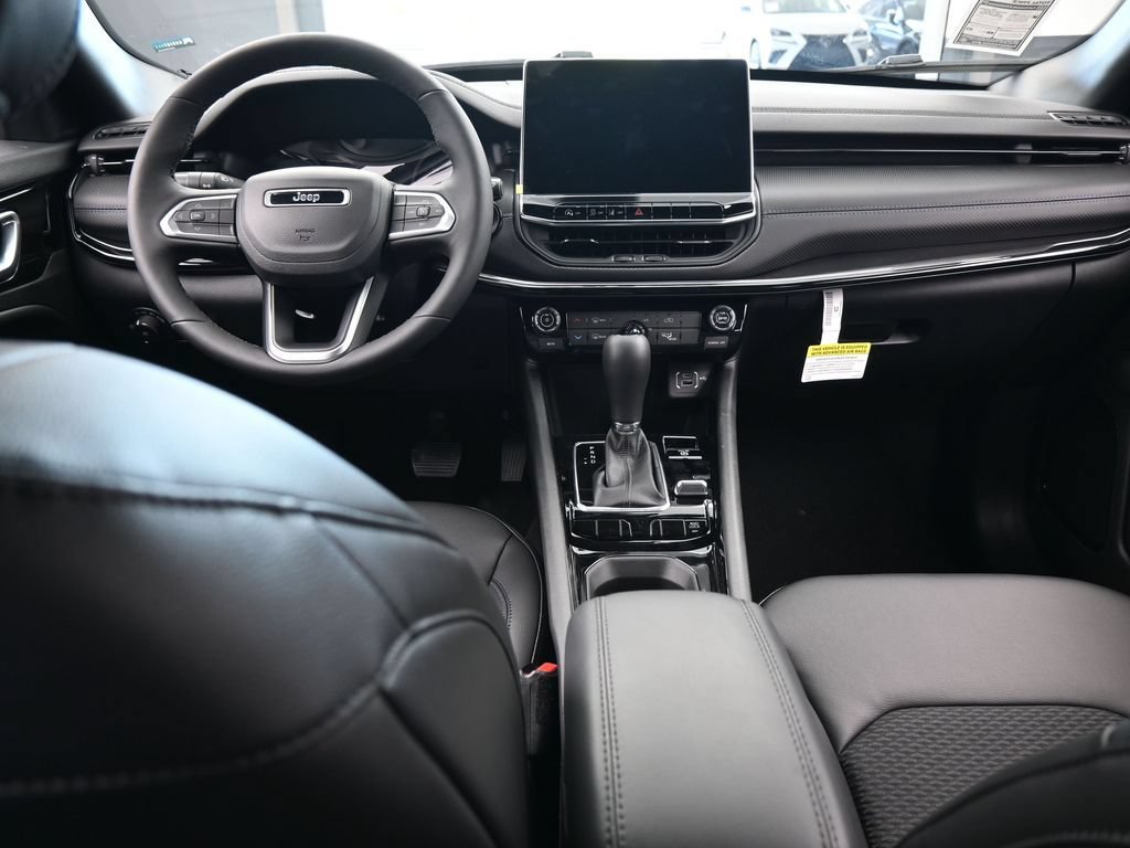 New 2026 Jeep Compass Latitude AWD/4WD image 31
