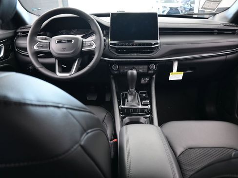 New 2026 Jeep Compass Latitude image 31