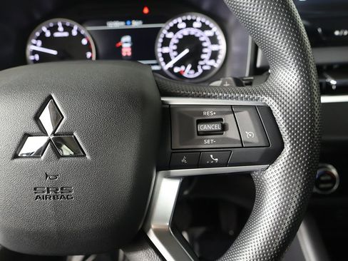 New 2026 Mitsubishi Outlander ES FWD image 38