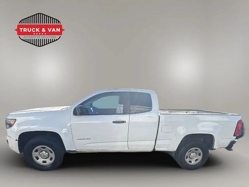 Used 2020 Chevrolet Colorado W/T w/ WT Convenience Package RWD image 2
