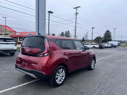 Used 2023 Kia Soul LX FWD image 7