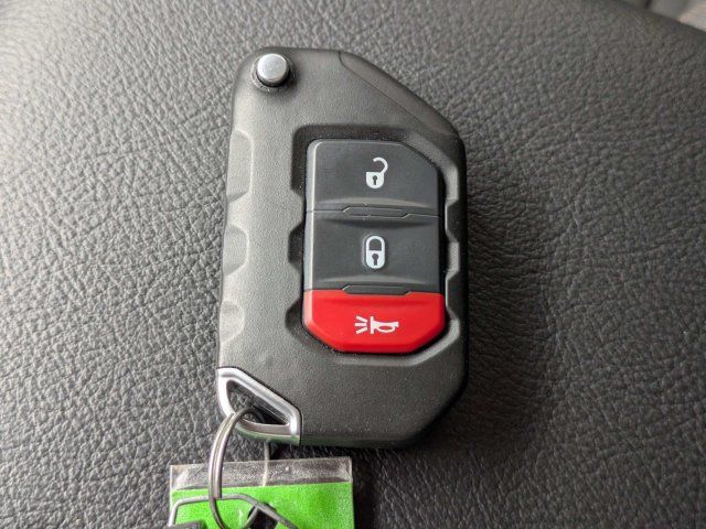 Used 2025 Jeep Wrangler Unlimited Sport AWD/4WD image 34