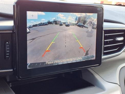 Used 2023 Ford Explorer XLT w/ Equipment Group 202A image 9