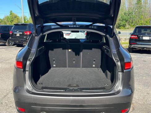 Used 2018 Jaguar F-PACE Premium image 12