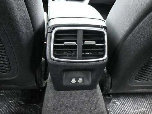 Used 2025 Genesis G70 2.5T RWD image 39