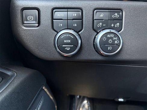 Used 2022 GMC Sierra 1500 SLT w/ SLT Premium Plus Package image 25