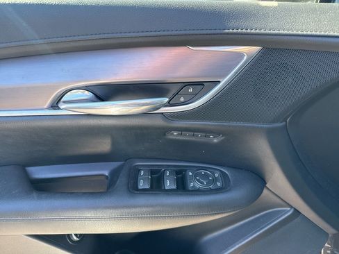 Used 2017 Cadillac XT5 Luxury w/ Driver Awareness Package image 10