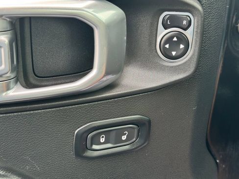 Used 2021 Jeep Wrangler Unlimited Sport AWD/4WD image 29