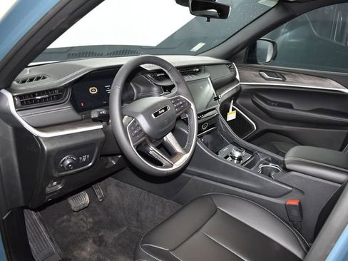 New 2026 Jeep Grand Cherokee L Limited AWD/4WD image 12