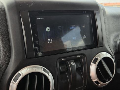 Used 2014 Jeep Wrangler Sahara AWD/4WD image 11