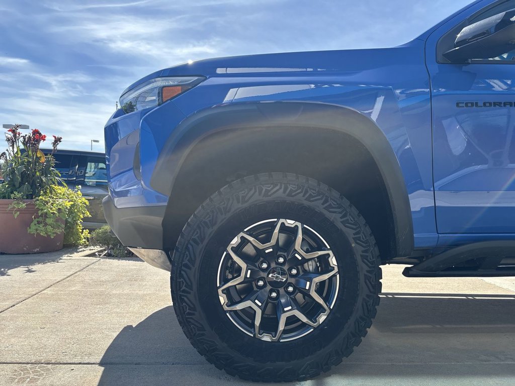 New 2026 Chevrolet Colorado ZR2 w/ Technology Package AWD/4WD image 35