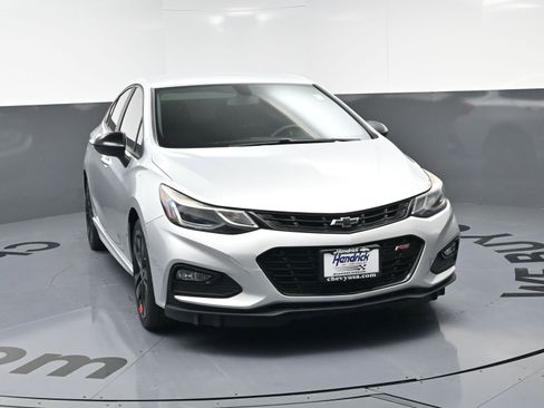 Used 2018 Chevrolet Cruze LT w/ Redline Edition image 3