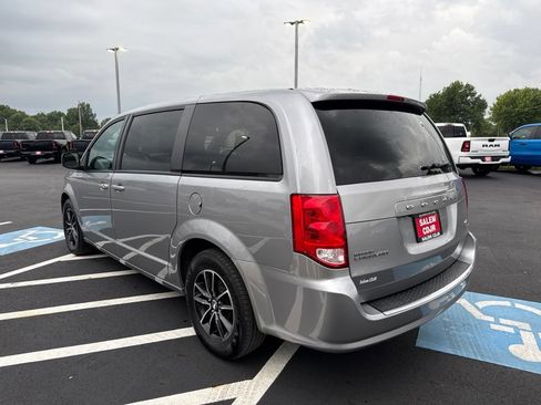 Used 2019 Dodge Grand Caravan GT FWD image 6