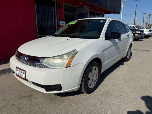 Used 2011 Ford Focus S image 2