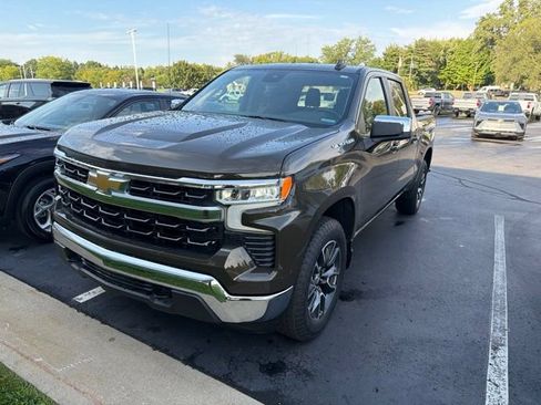 Used 2024 Chevrolet Silverado 1500 LT AWD/4WD image 2
