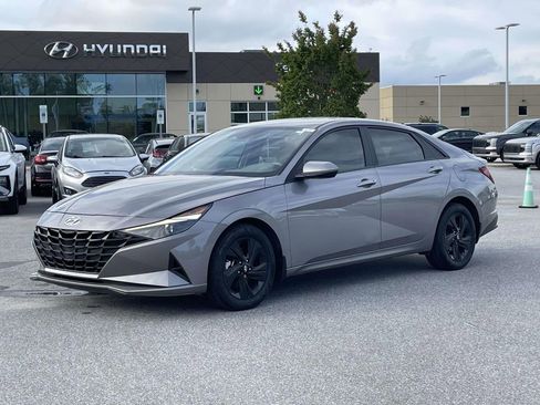 Certified 2023 Hyundai Elantra SEL FWD image 23