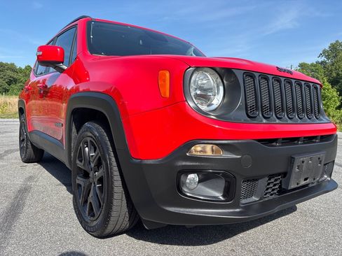 Used 2018 Jeep Renegade Altitude w/ Cold Weather Group FWD image 7