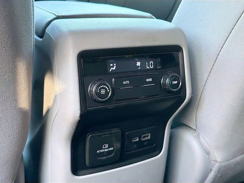 Used 2022 GMC Acadia SLE w/ Driver Convenience Package AWD/4WD image 28