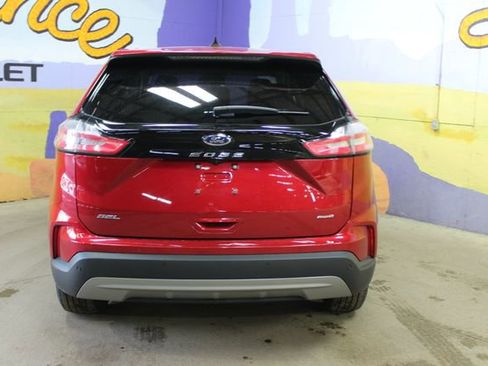 Used 2024 Ford Edge SEL w/ Convenience Package image 7