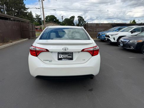 Used 2014 Toyota Corolla LE FWD image 5
