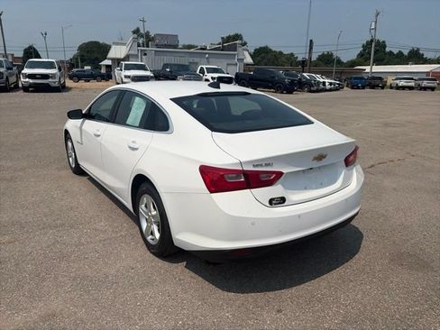 Used 2024 Chevrolet Malibu LS w/ Driver Confidence Package FWD image 4