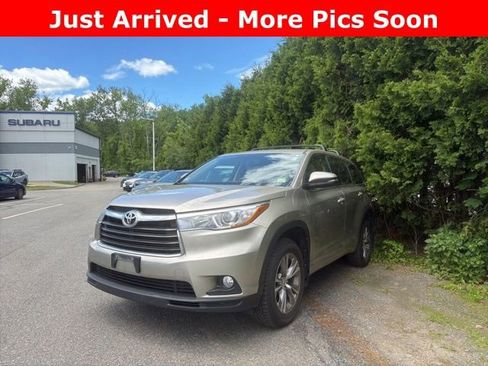 Used 2015 Toyota Highlander Plus AWD/4WD image 1