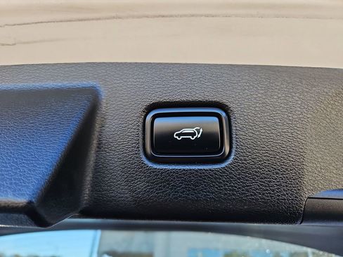 Used 2022 Kia Telluride SX w/ SX Prestige Package image 40