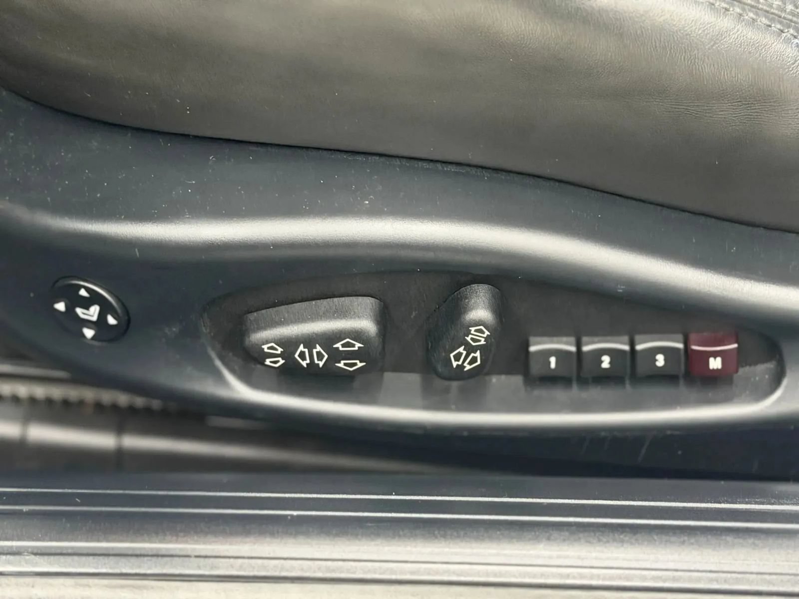 Used 2007 BMW 650i Convertible RWD image 18