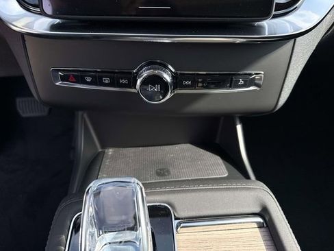 New 2026 Volvo XC90 B6 Plus w/ Protection Package Premier AWD/4WD image 28