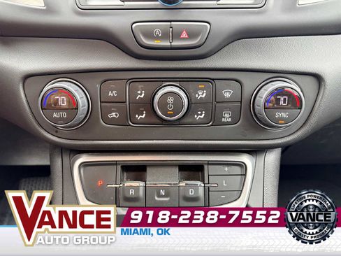 Used 2024 GMC Terrain SLE w/ Driver Convenience Package FWD image 23