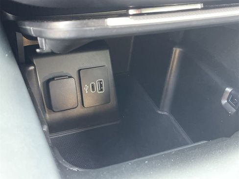 Used 2025 Ford Explorer ST-Line w/ Premium Package image 26