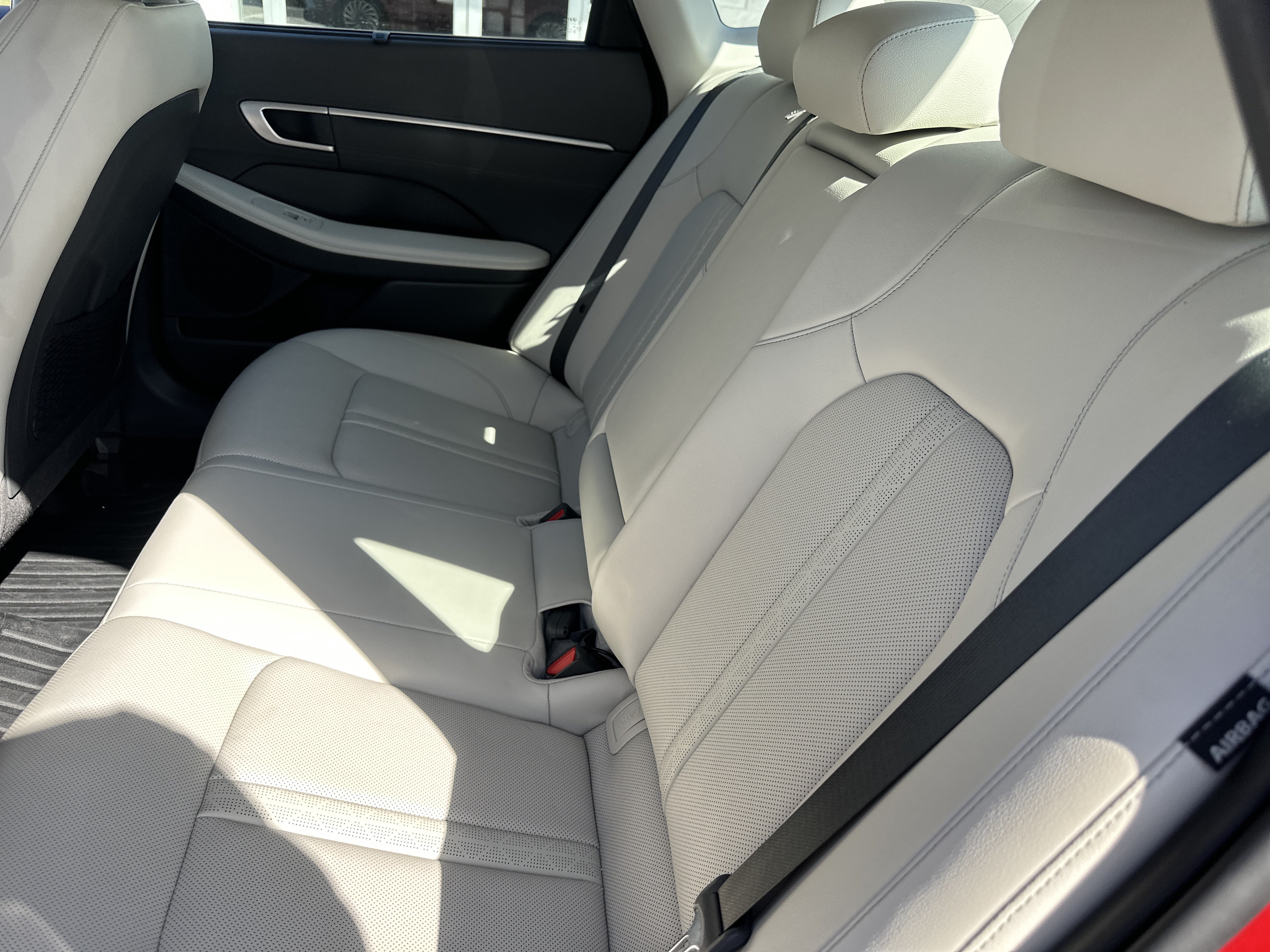 Used 2025 Hyundai Sonata Limited FWD image 12