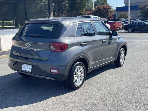 Used 2026 Hyundai Venue SE FWD image 6