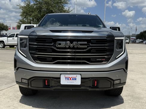Used 2024 GMC Sierra 1500 AT4 w/ Technology Package AWD/4WD image 11