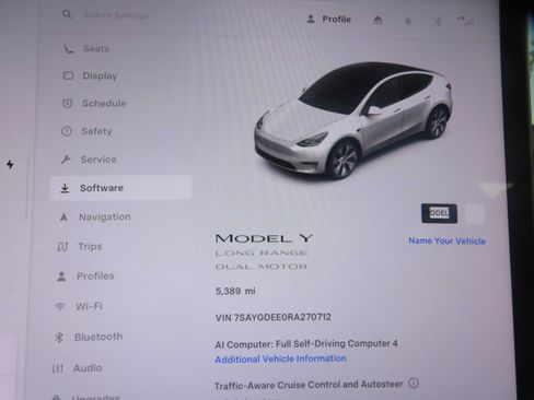 Used 2024 Tesla Model Y Long Range AWD/4WD image 41