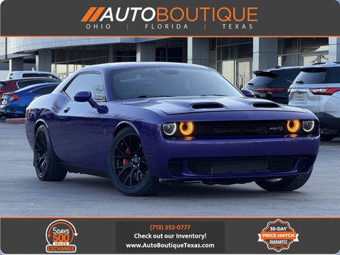 Used 2016 Dodge Challenger SRT Hellcat image 1
