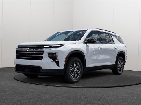 New 2026 Chevrolet Traverse LT FWD image 3