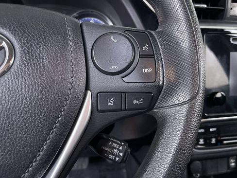 Used 2018 Toyota Corolla LE FWD image 25
